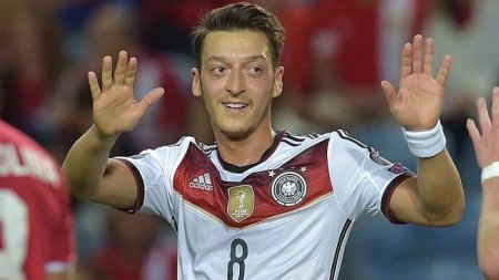 Məsut Özil yığmamızla oyunu buraxa bilər