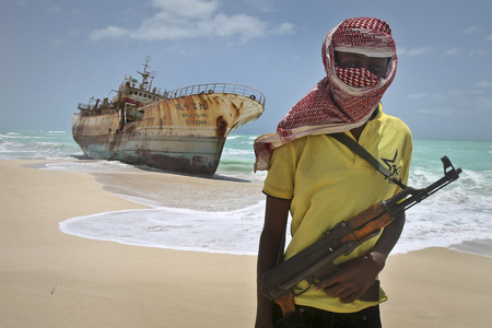 Somali piratları Pakistana məxsus gəmini ələ keçiriblər