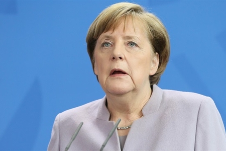 Merkel: “Əsəd dövrü bitməlidir”