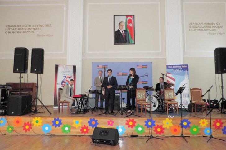 Dünya şöhrətli amerikalı cazmen Gəncədə konsert proqramı ilə çıxış edib -