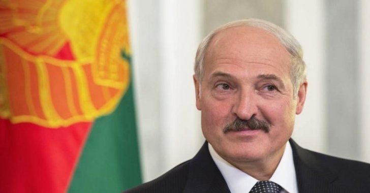 Lukaşenko: “Rus dili Rusiya dili deyil”