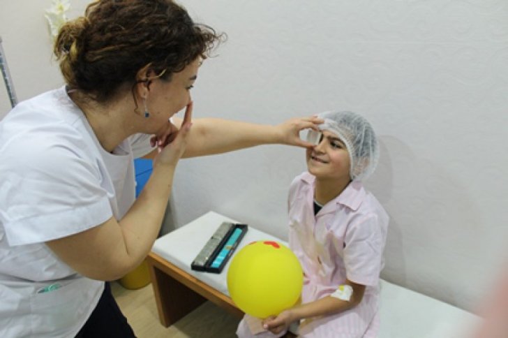 Uşaqların pulsuz oftalmoloji müayinəsi aparılıb