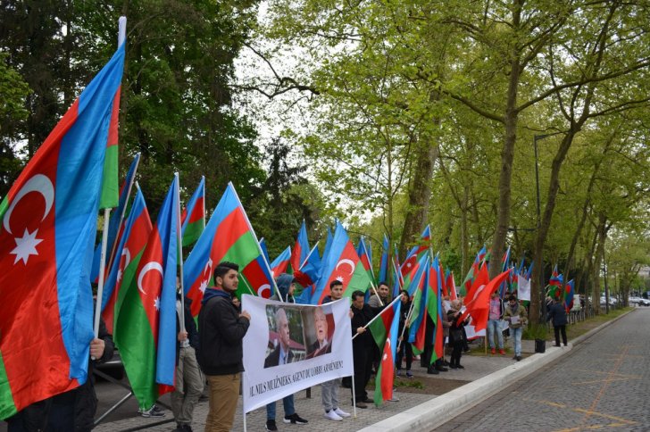 Azərbaycan diasporu Strasburqda Türkiyəyə dəstək aksiyası keçirib -