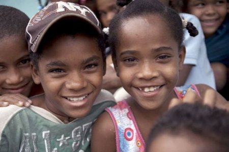 İNANILMAZ OLAY: Dominikan Respublikasında 12 yaşlı qızlar  təbii yolla oğlana çevrilirlər -
