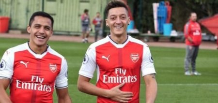 "Arsenal" Özil və Sançesi yüksək maaş hesabına razı saldı