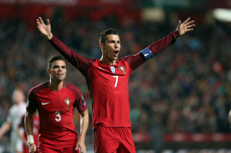 Ronaldo əkiz atası oldu -