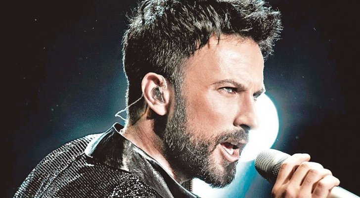 Tarkan bu qadının qarşısında diz çökdü -