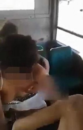 Şok kadrlar: əlil qadına avtobusda 6 gənc təcavüz etdi -