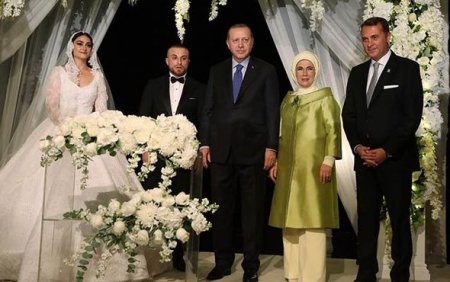 Ərdoğan məşhur futbolçu ilə aktrisanın toyunda nikah şahidi oldu - 