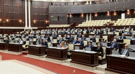 Dövlət müşaviri və PA rəhbərinin müavini vəzifələri “Dövlət qulluğu haqqında” qanundan çıxarılır