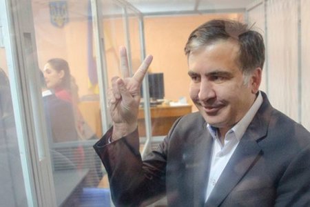 Saakaşvili azadlıqda -