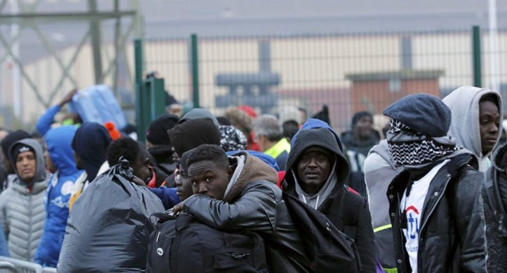 Fransada “Facebook” statuslarına görə deportasiya qərarı