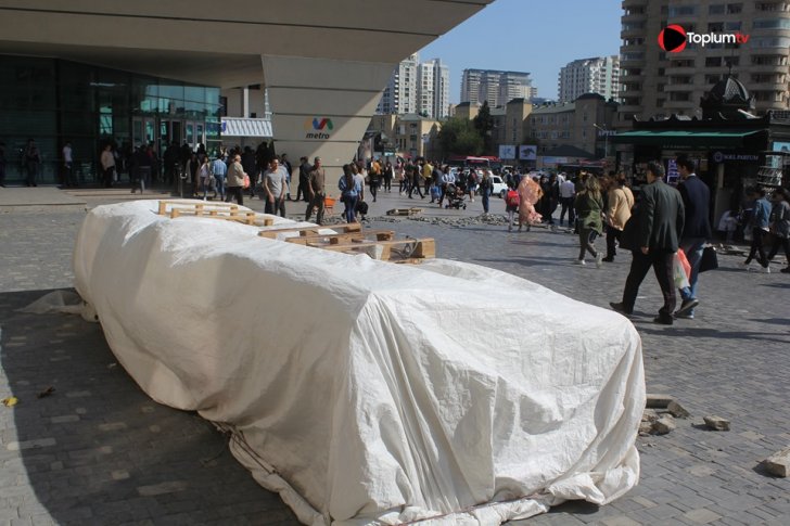 "28 May" metrostansiyasının qarşısı niyə bağlanıb? - 