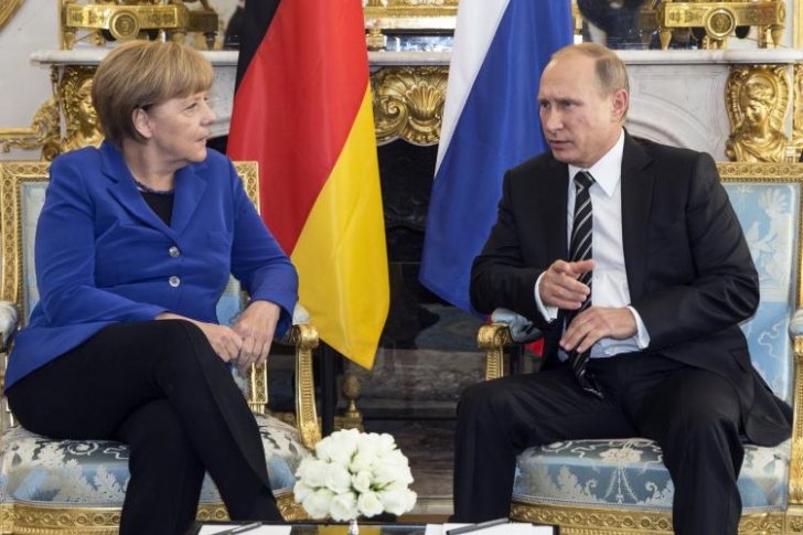 Merkel və Putin nə haqqında danışıblar?