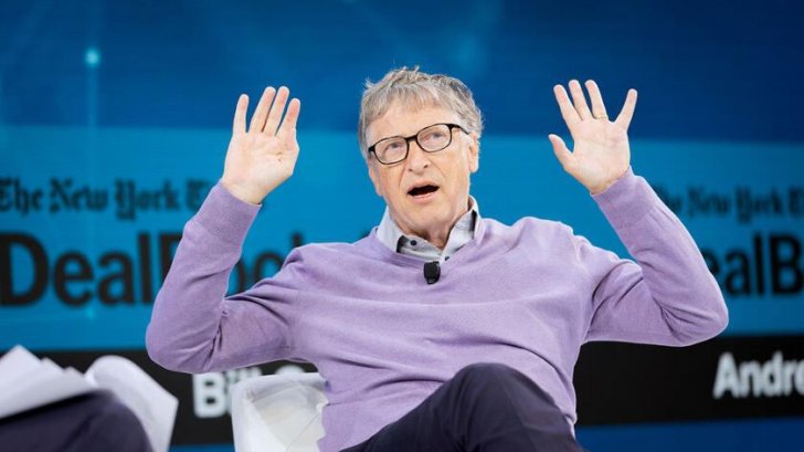 Bill Gatesdən mikroçip iddialarına