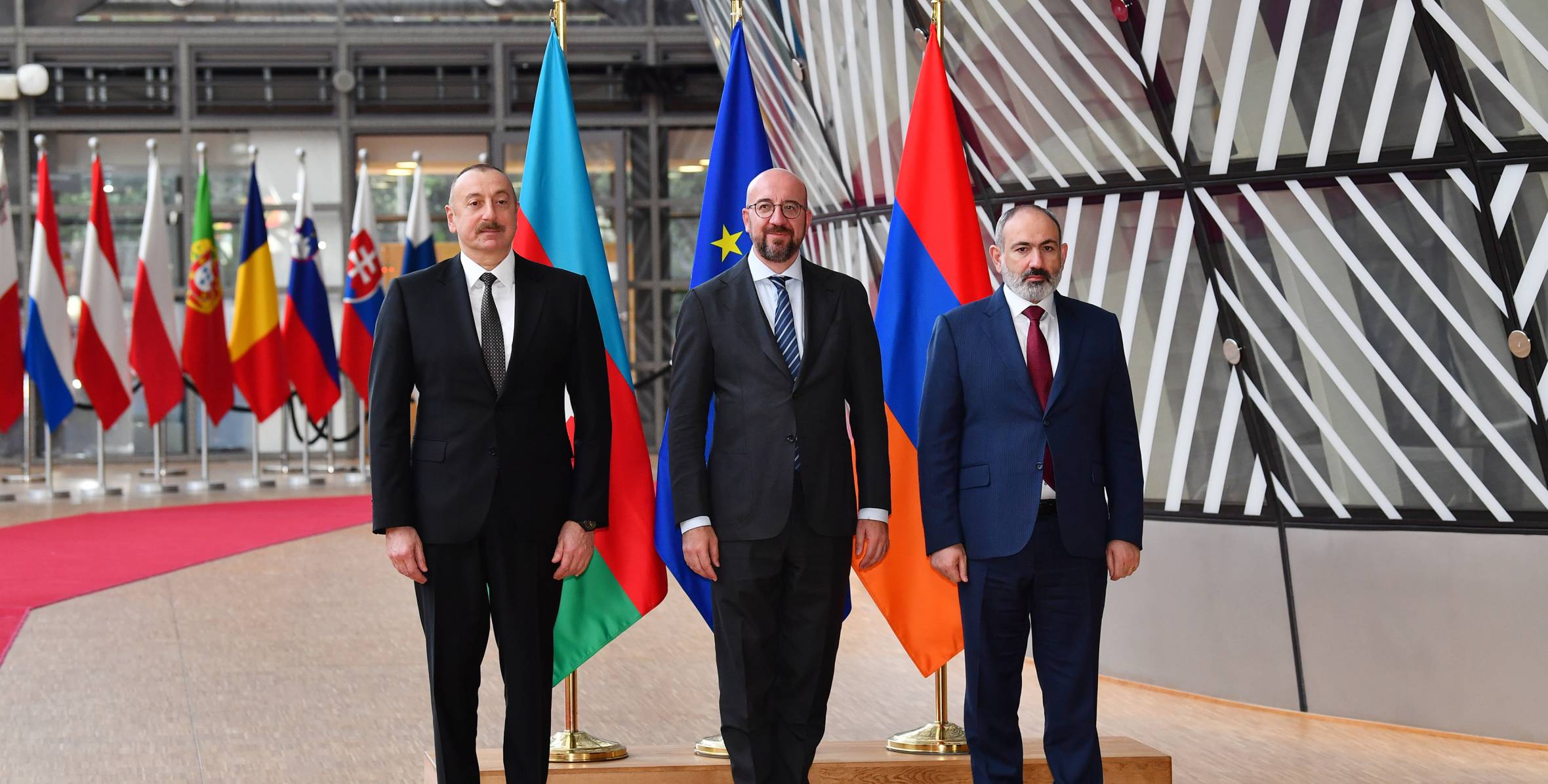 Şarl Mişel, İlham Əliyev və Nikol Paşinyanın Brüsseldəki üçtərəfli görüşü  necə yekunlaşdı 
