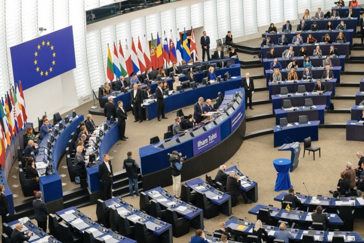 Avropa Parlamenti Avropa Komissiyasını Bakı ilə enerji tərəfdaşlığını dayandırmağa, azərbaycanlı məmurlara sanksiyalar tətbiq etməyə çağırıb
