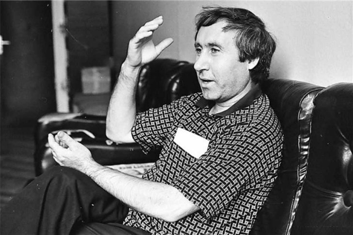 Qoderzi Çoxeli. Mərzin iki tərəfində yaşayanlar - Hekayə