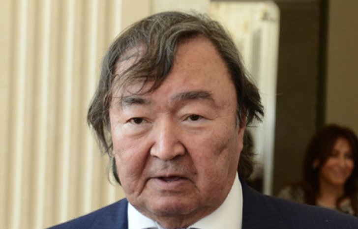 Oljas Süleymenov. Toyuq günü - HEKAYƏ