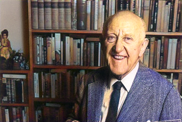 Halldaor Laksness. Axsaq qoca Tur - HEKAYƏ