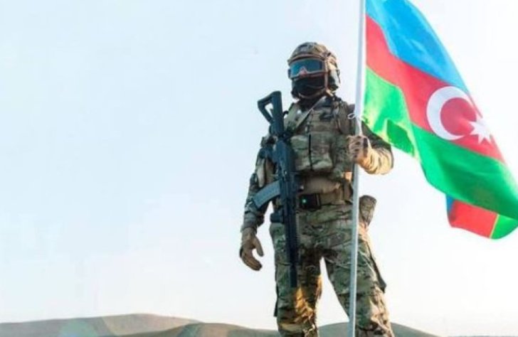 Azərbaycan Zəfər Gününü qeyd edir