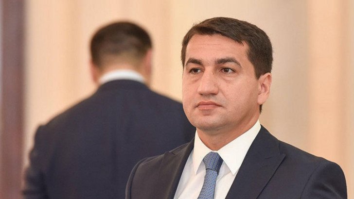 Tramp Azərbaycanın da Qəzzaya pul ayırdığını deyir, Hikmət Hacıyev təkzib edir