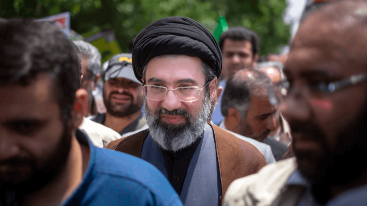 Xameneinin oğlu İranın yeni ali lideri seçilib